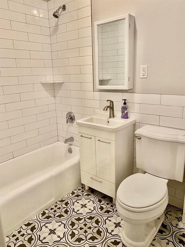 Foto del edificio - 356 Liberty Ave