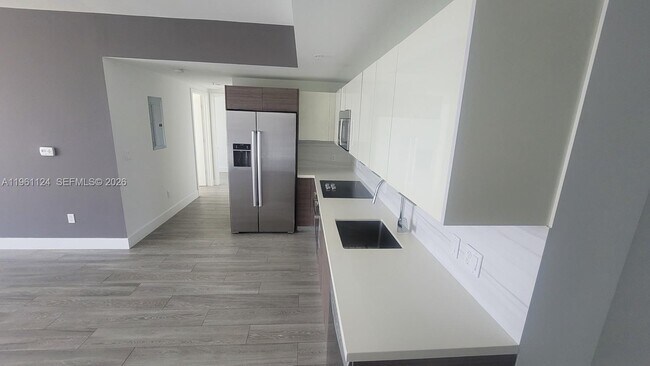 Foto del edificio - 1010 SW 2nd Ave