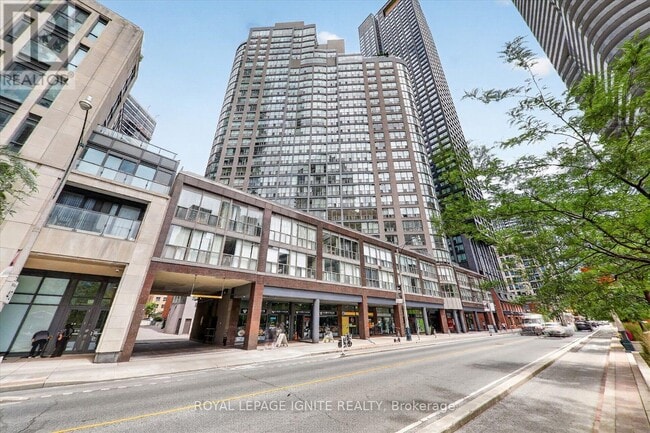 Building Photo - 24 Wellesley St W