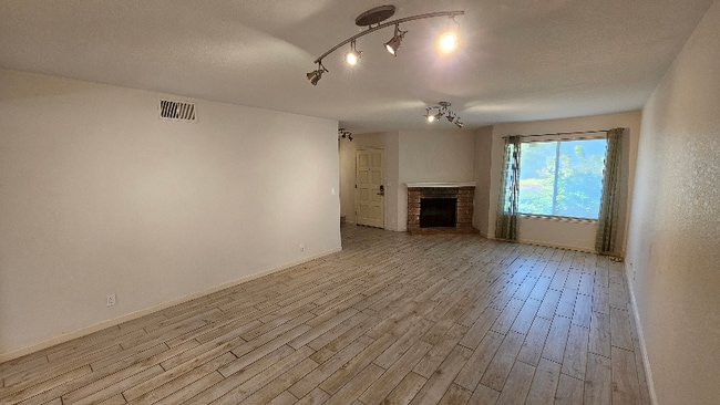 Foto del edificio - 675 Auburn Way