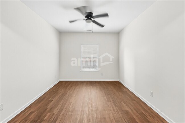 Foto del edificio - 7923 Suttonview Dr