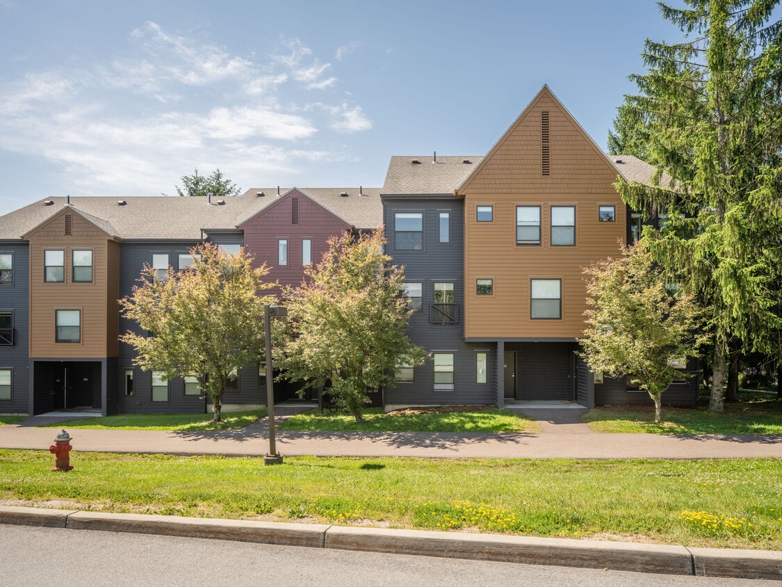 Redstone Commons; Student Housing - Redstone Commons; Student Housing