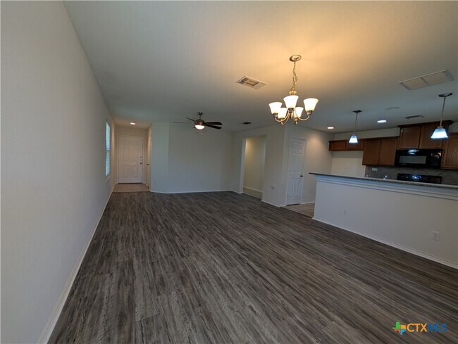 Foto del edificio - 2022 Shire Meadows