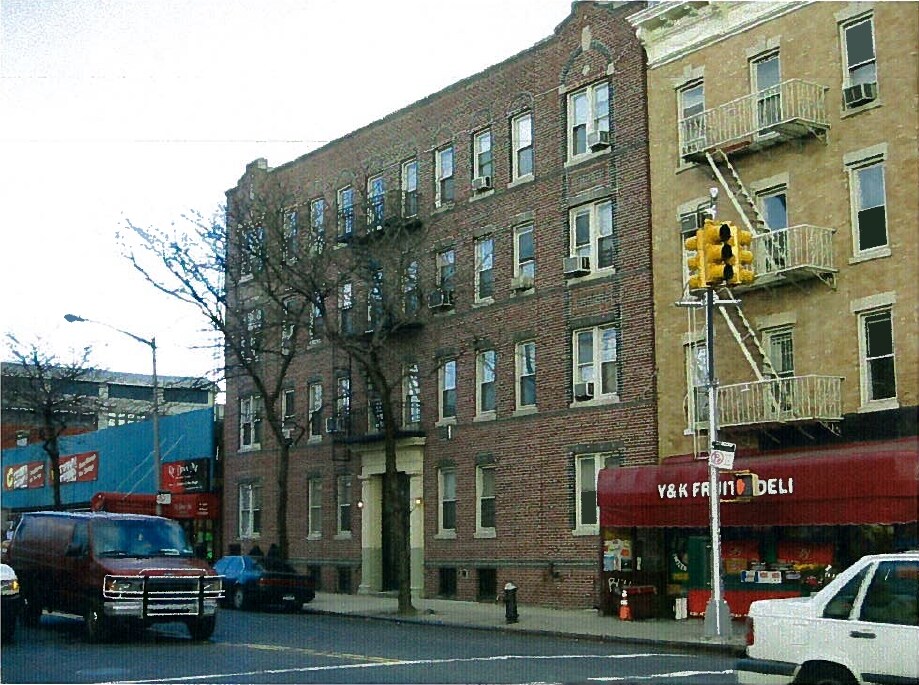 Building Photo - Van Alst Court