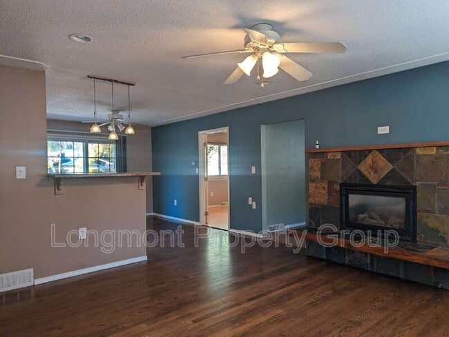 Photo - 305 Cottonwood Ct House