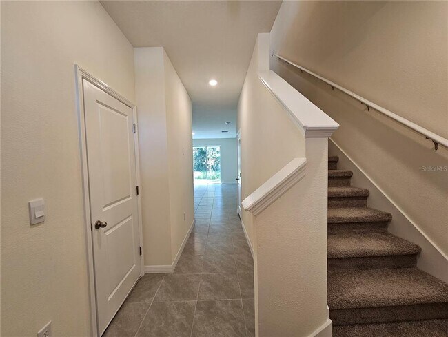 Building Photo - 16656 Maude Dr