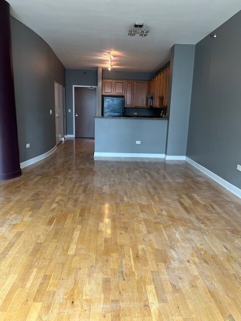 Building Photo - 1322 S Prairie Ave