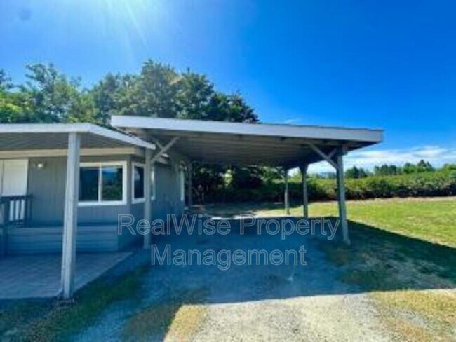 Building Photo - 2548 Lower River Rd
