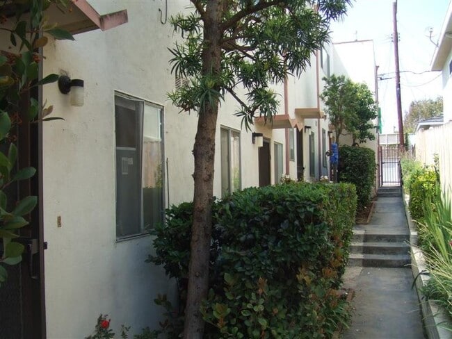 Photo - 7711 W Manchester Ave (Los Angeles, CA) Apartment