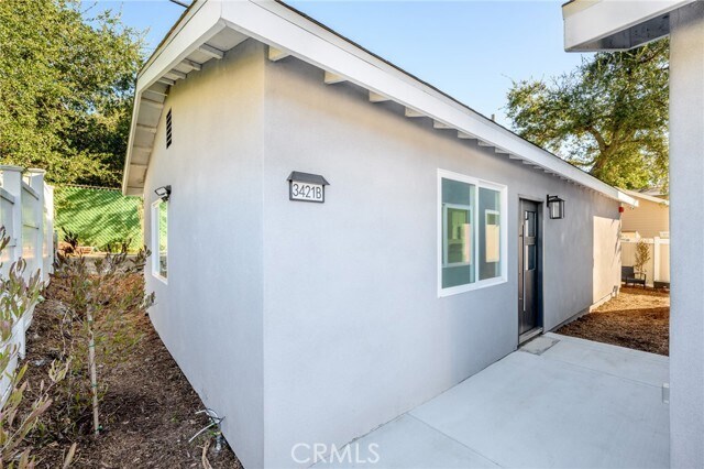 Foto principal - 3421 Montrose Ave