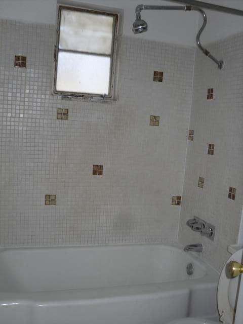 Building Photo - 729 W University Dr