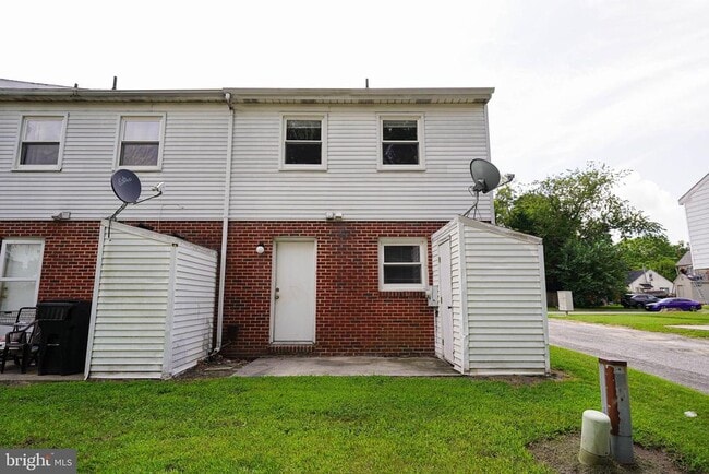 Building Photo - 764 Hemlock St
