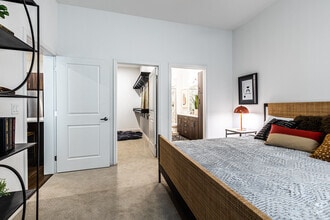 2BR, 2BA - 1162SF - The Residences at Galleria