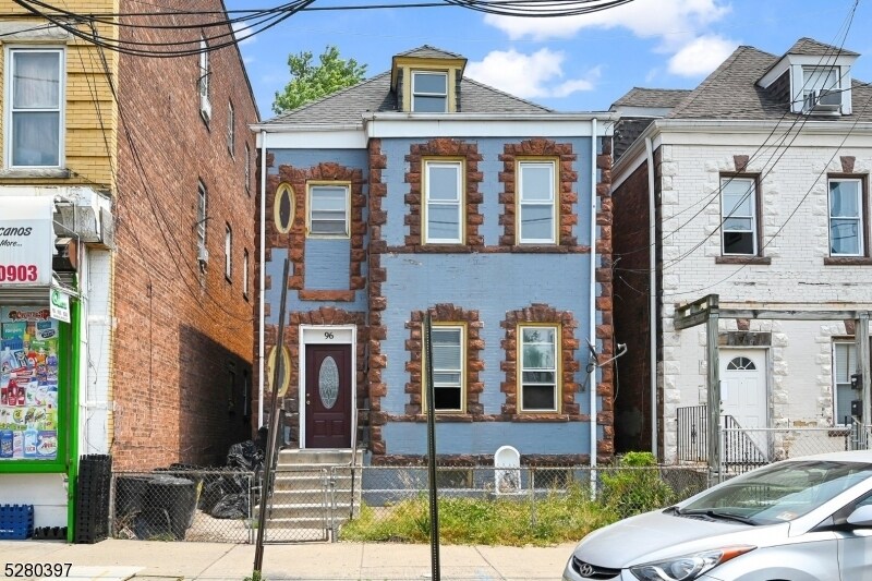 Primary Photo - 96 Van Winkle Ave