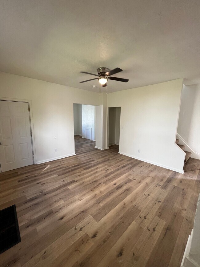 Living room - 301 Johnson St