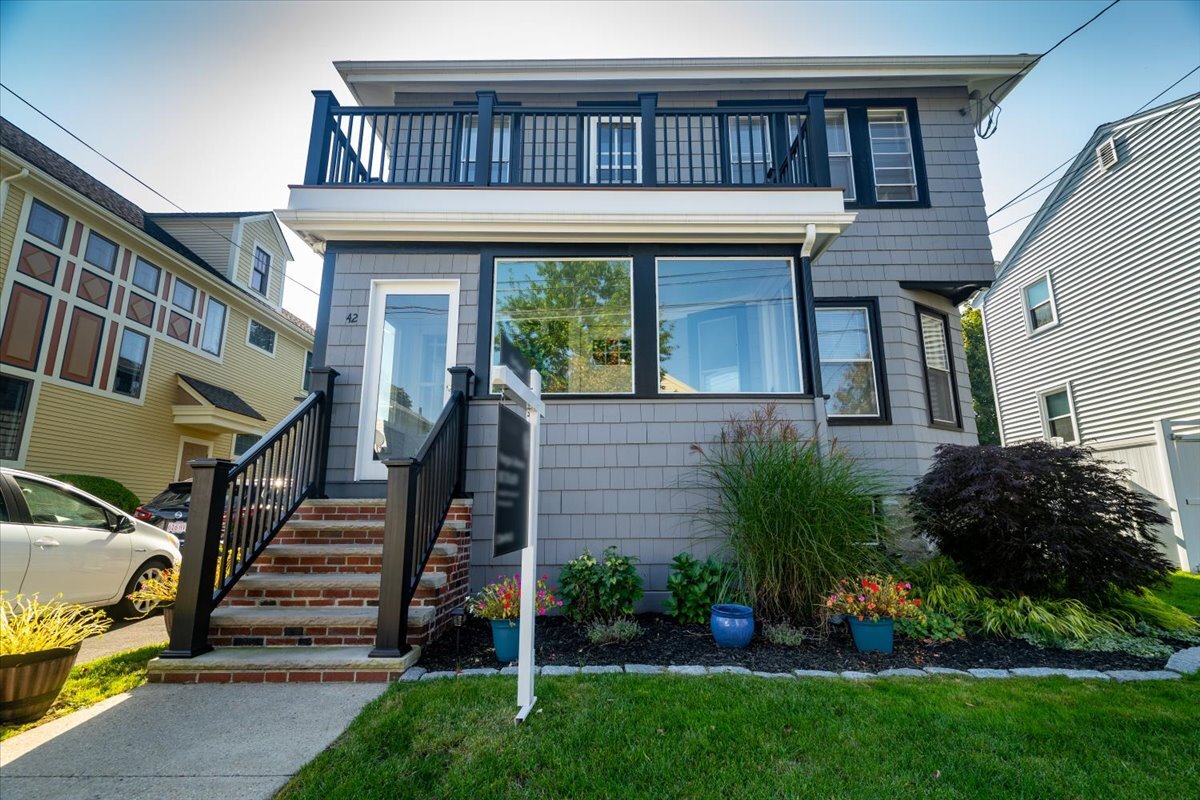 Primary Photo - 42 Garnet Rd