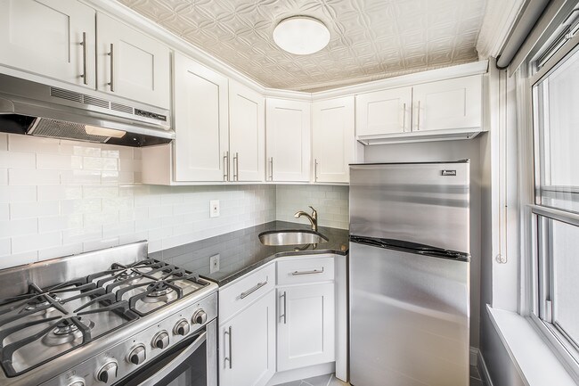 Building Photo - 52 Cheever Pl