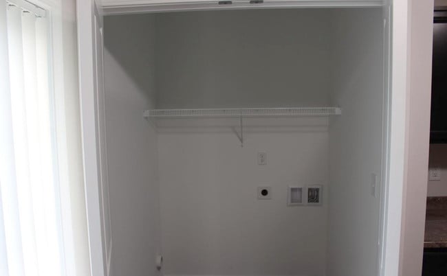 Building Photo - 40 Horseback Rd