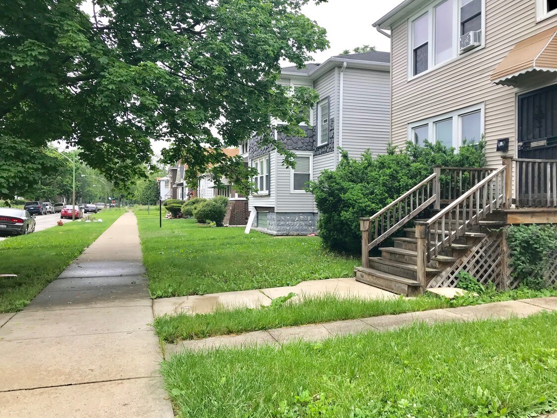 Primary Photo - 10237 S La Salle St