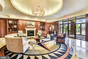 Foto principal - 8220 Crestwood Heights Dr