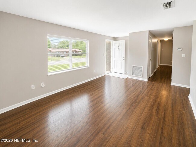 Foto del edificio - 10881 Key Coral Dr