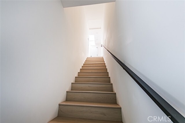 Building Photo - 1330 Tamarind Ave