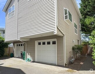 Building Photo - 11717 16th Ave NE