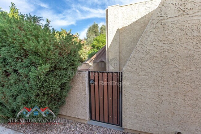 Foto del edificio - 712 W 14th St