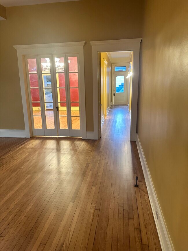 Sala de estar - 7800 Jeannette St