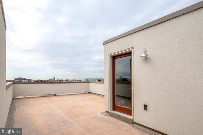 Foto del edificio - 812 Montrose St