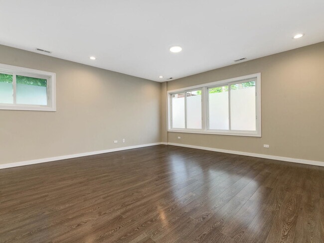 Foto del edificio - 3900 W Cortland St