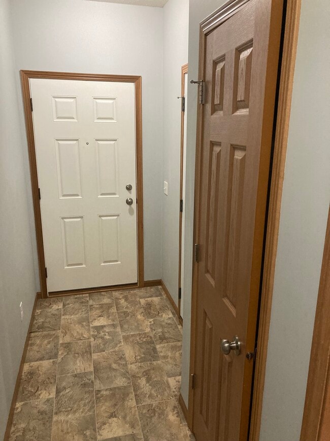 Building Photo - 2650 Millstone Dr