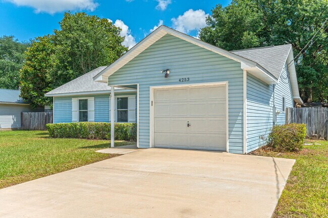 Foto del edificio - 4253 Antioch Rd