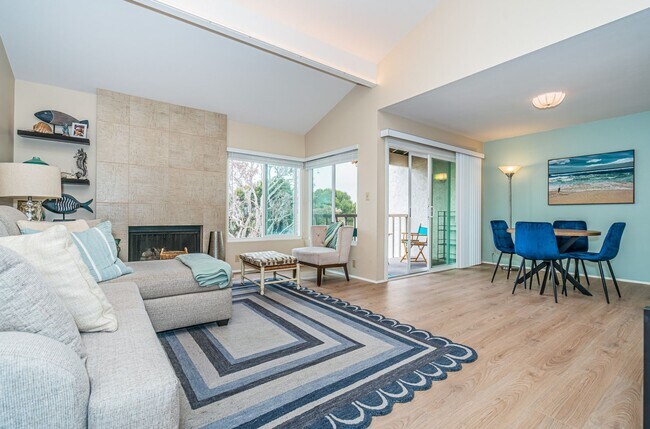 Building Photo - Luxurious Coastal Condo Escape in Carlsbad