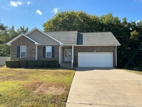 Building Photo - 824 Buckhorn Dr