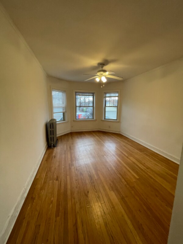 Foto del edificio - 824 S Austin Blvd