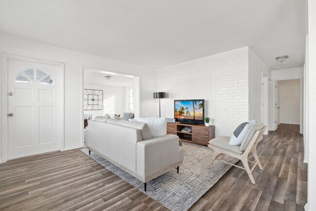 Foto del edificio - 221 Duxbury Ave