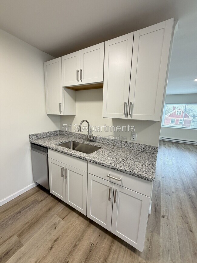 Building Photo - 1653 Jonathan Ave