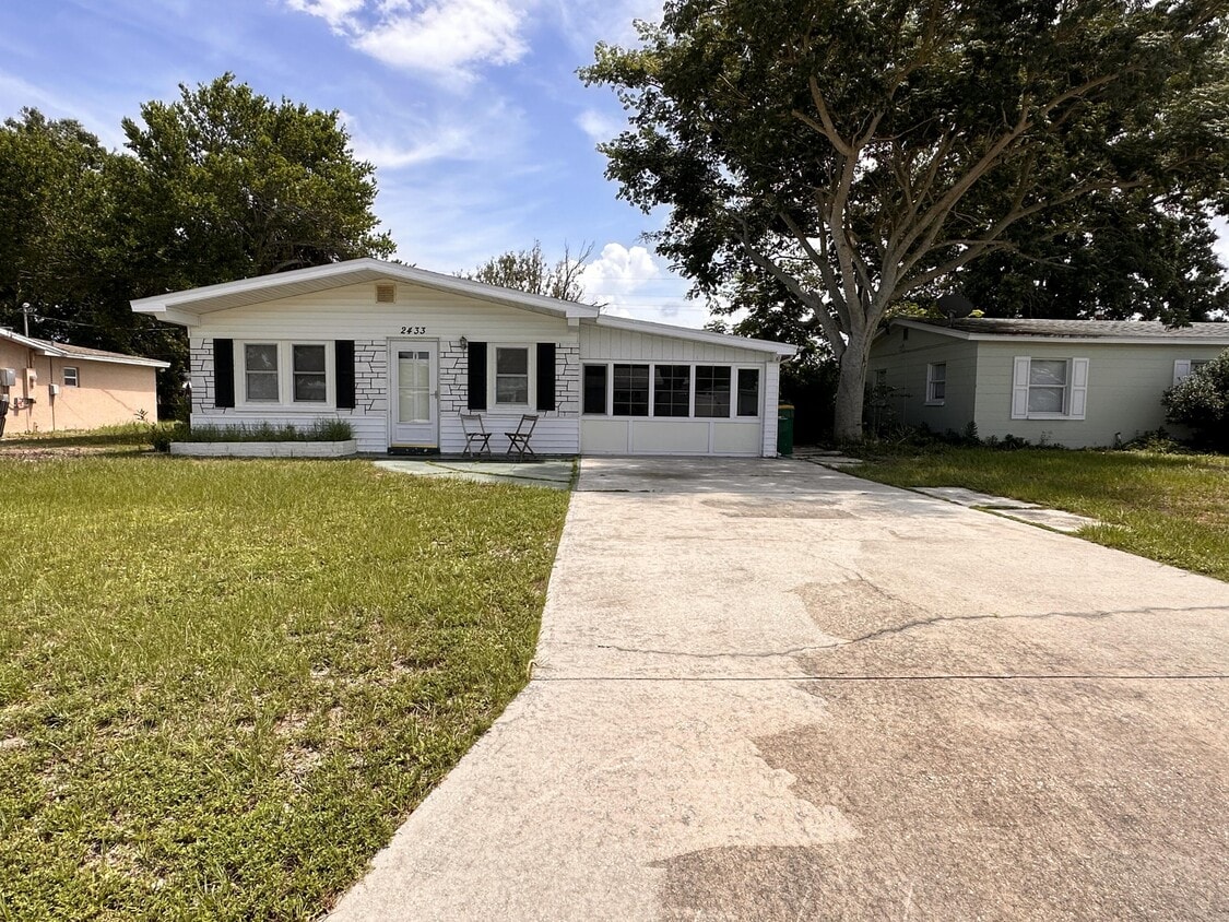 Primary Photo - 2433 Boyd Ave