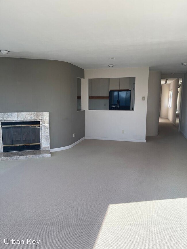 Building Photo - 2 br, 2 bath House - 3055 Alki Ave SW #C