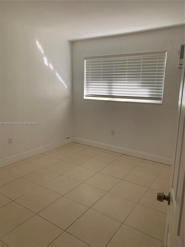 Foto del edificio - 7901 SW 64th Ave
