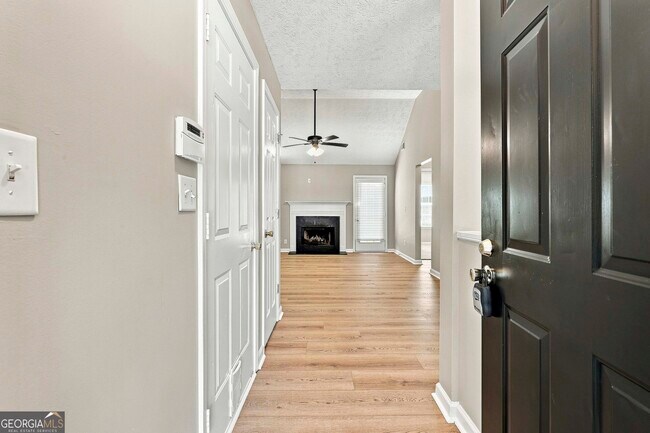 Foto del edificio - 195 Creekside Dr