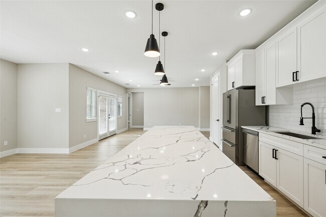 Building Photo - 2519 LIGURIA LN Ct