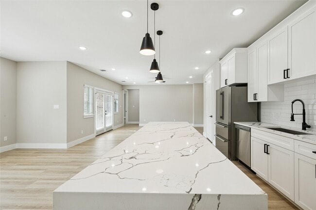 Building Photo - 2610 Martinas Ct