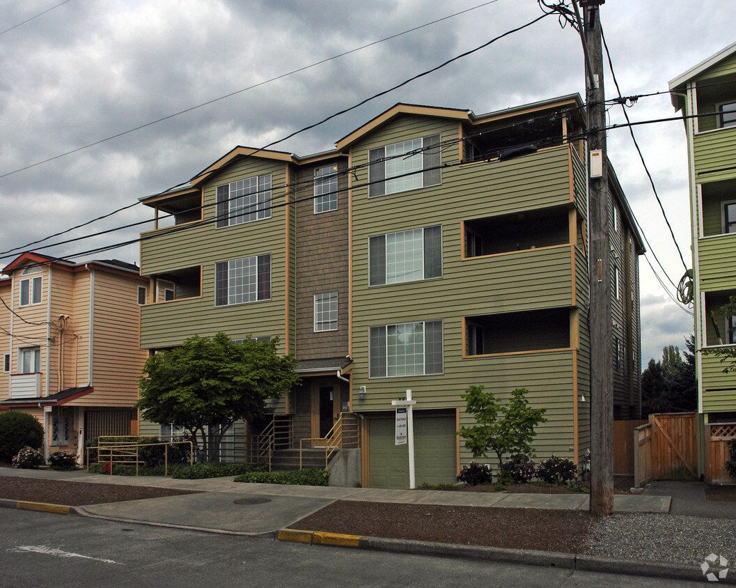 Building Photo - Greenlake Gables Apartments