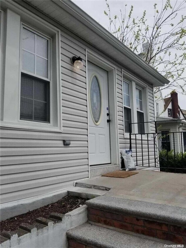 Primary Photo - 84-21 Chapin Pkwy