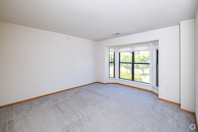 2BR, 2BA - 1,036SF - Bedroom - The Franklin