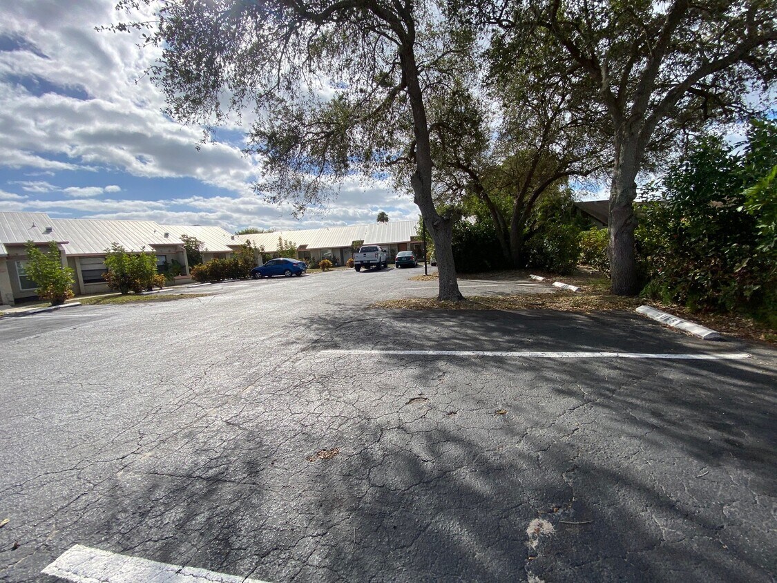 Foto principal - 7400 Constitution Cir