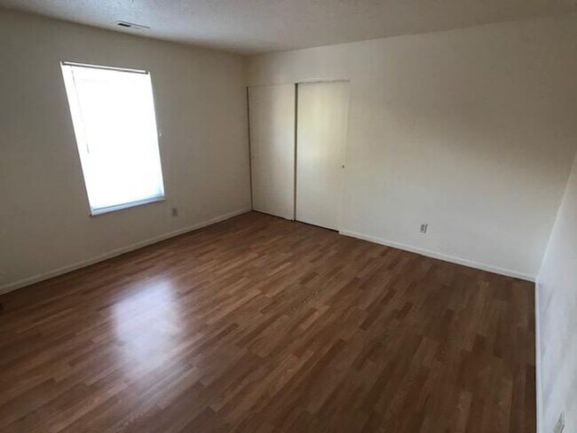 Building Photo - 318 Mount Everest Drive