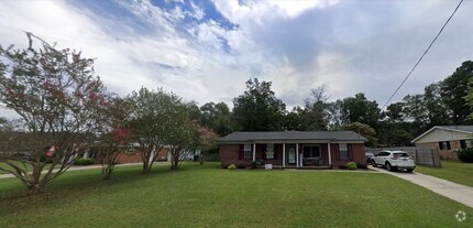 Building Photo - 139 Thomas Dr